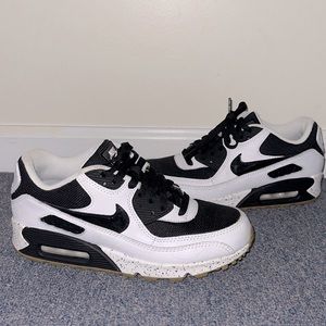 Nike Air Max (women’s)